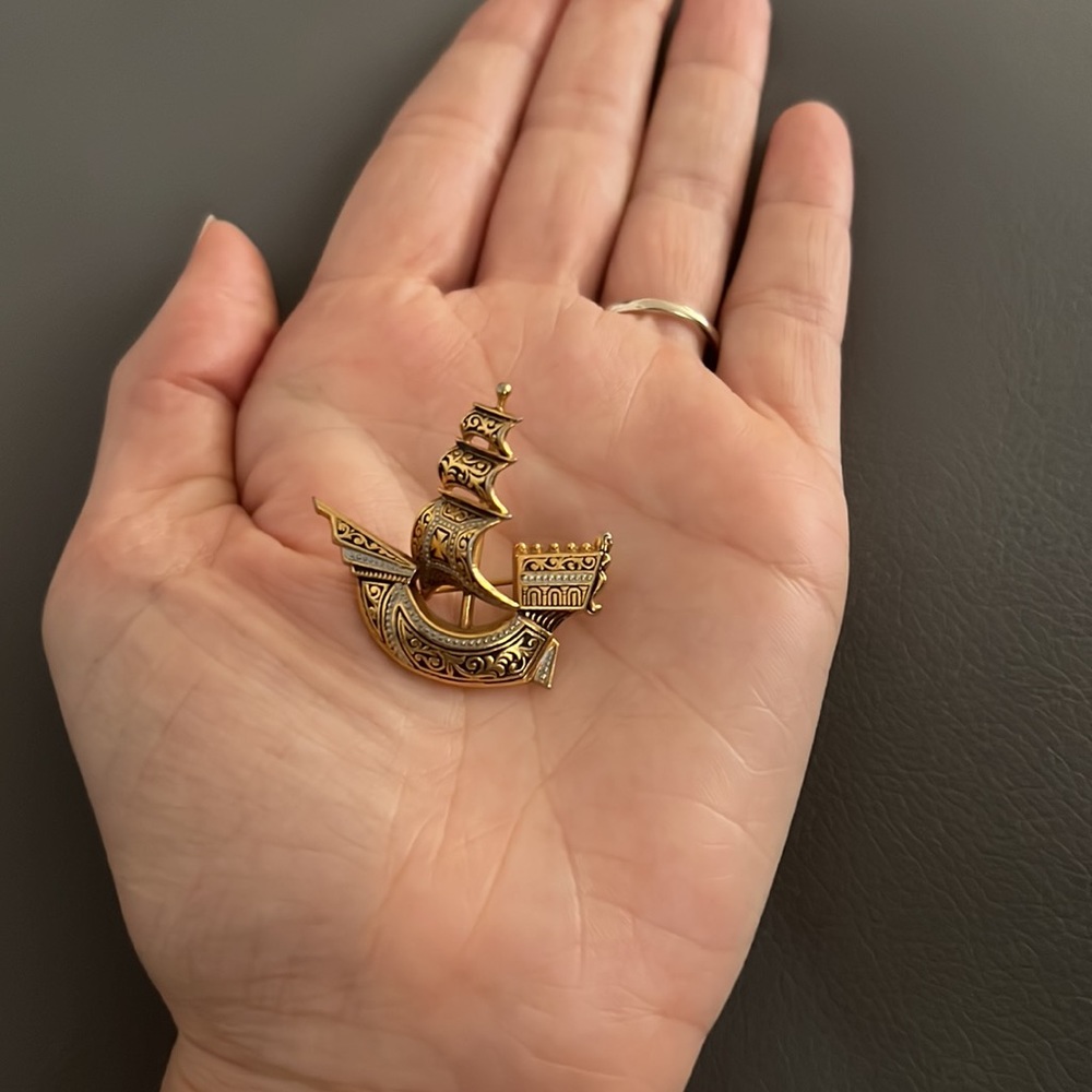 Vintage Ship Gold Tone Brooch Damascene - Picture 3 of 5